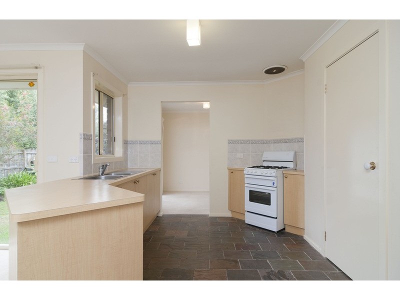 21 Manchester Road, Mooroolbark VIC 3138