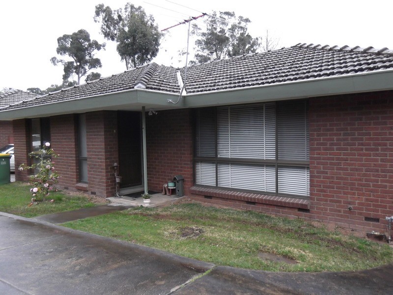 4/208 Hull  Road, Mooroolbark VIC 3138