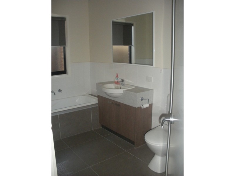 3/32 Bonnie View  Road, Croydon VIC 3136