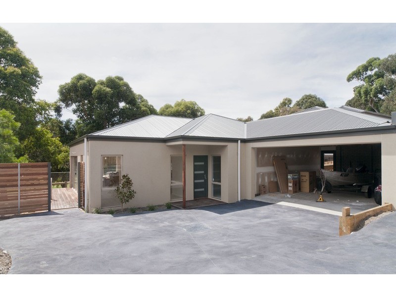 2/48 Rolloway Rise, Chirnside Park VIC 3116