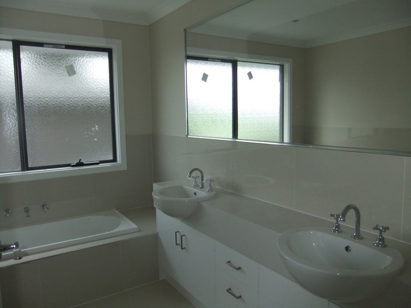 2/7 El Centro, Chirnside Park VIC 3116