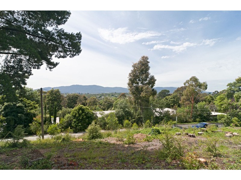 42 Eastfield Road, Croydon South VIC 3136