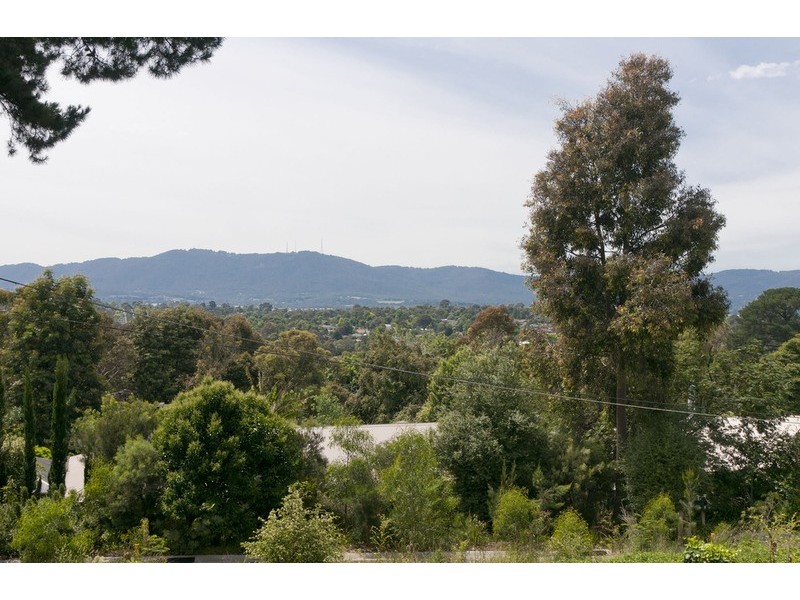 42 Eastfield Road, Croydon South VIC 3136