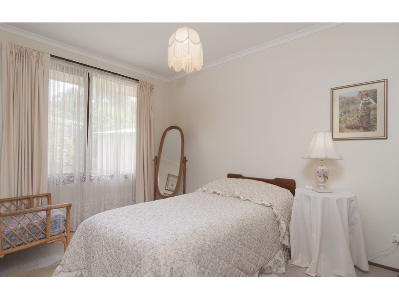 7 Nambour Drive, Mooroolbark VIC 3138