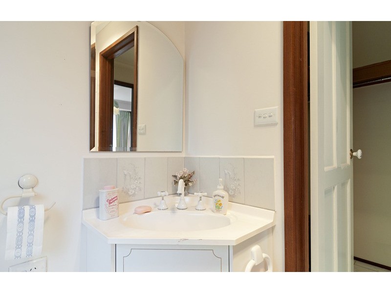 7 Nambour Drive, Mooroolbark VIC 3138