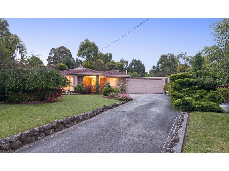 7 Nambour Drive, Mooroolbark VIC 3138