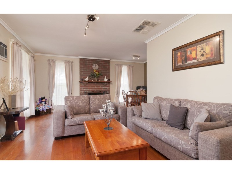 1 Malcolm Court, Croydon North VIC 3136