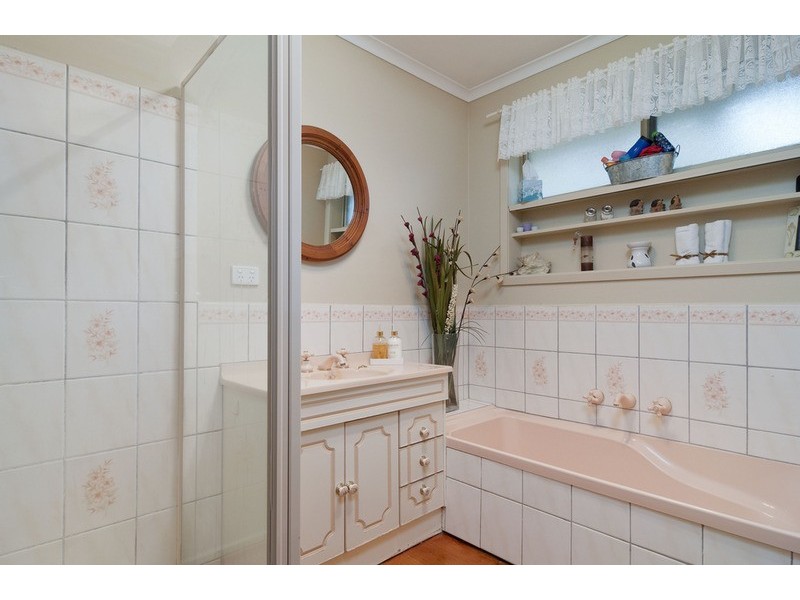 1 Malcolm Court, Croydon North VIC 3136