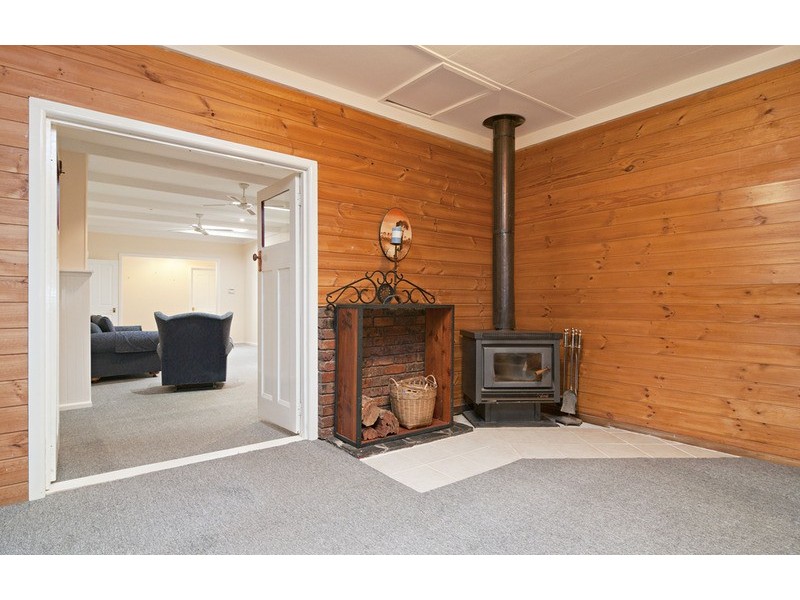 15 Hill Road, Montrose VIC 3765