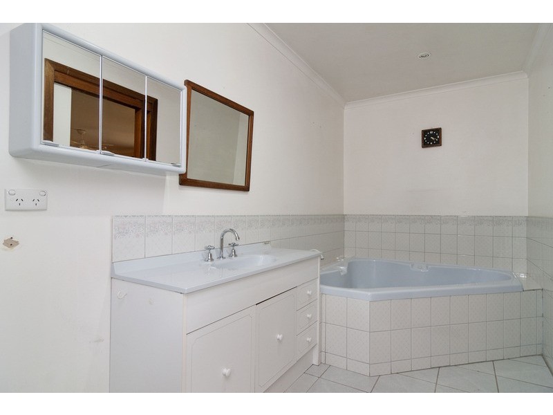 15 Hill Road, Montrose VIC 3765