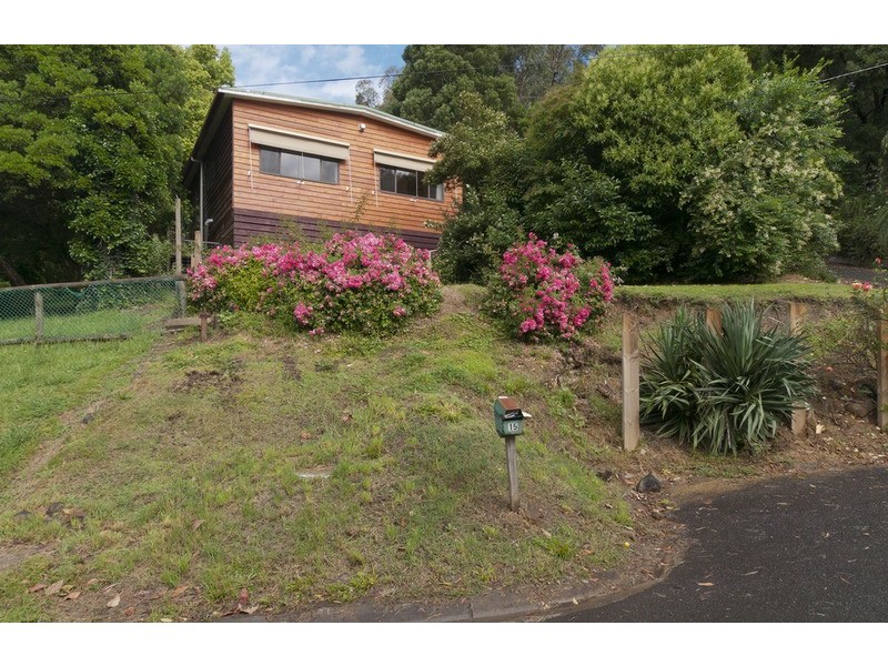 15 Hill Road, Montrose VIC 3765