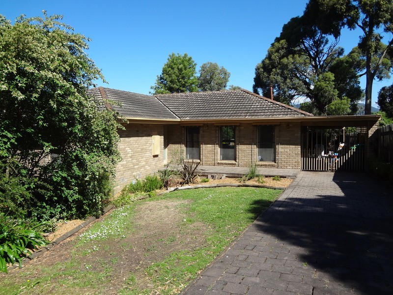 24 Lansell Road, Mooroolbark VIC 3138