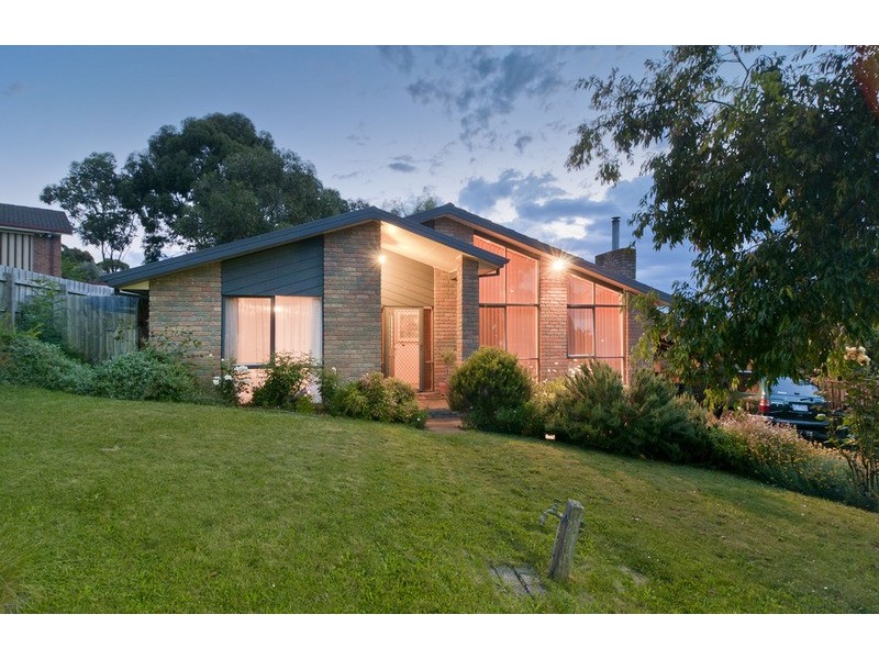 8 Drysdale Place, Mooroolbark VIC 3138