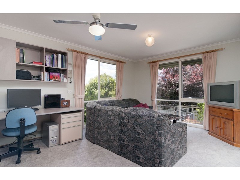 8 Drysdale Place, Mooroolbark VIC 3138