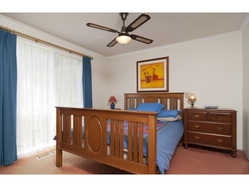 8 Drysdale Place, Mooroolbark VIC 3138