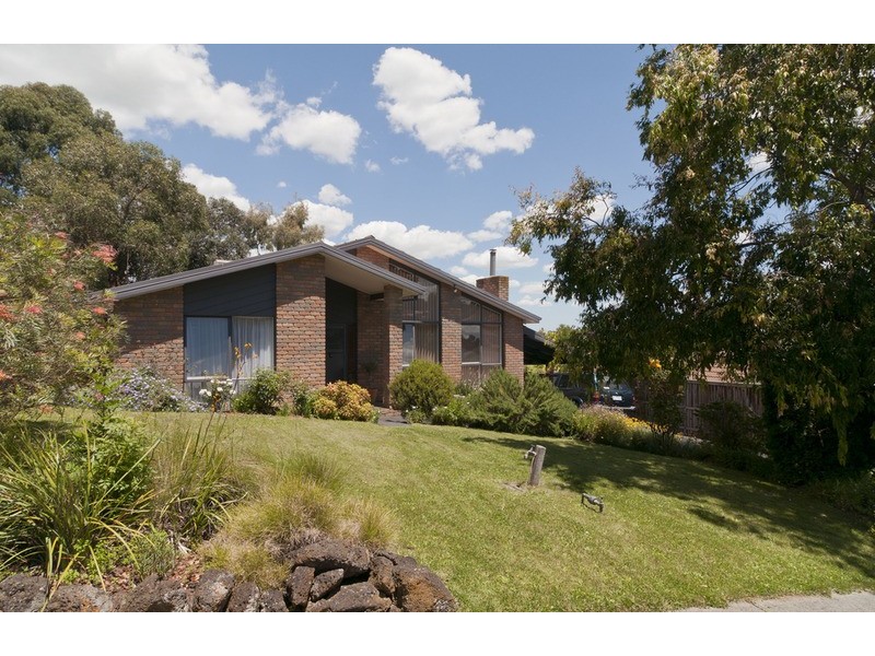 8 Drysdale Place, Mooroolbark VIC 3138