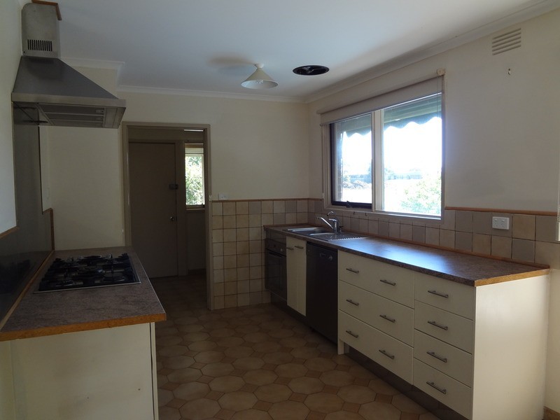 23 Meadowlark Lane, Mooroolbark VIC 3138