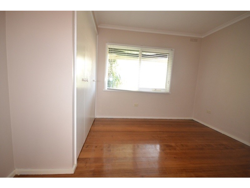 43 Longfellow Avenue, Mooroolbark VIC 3138