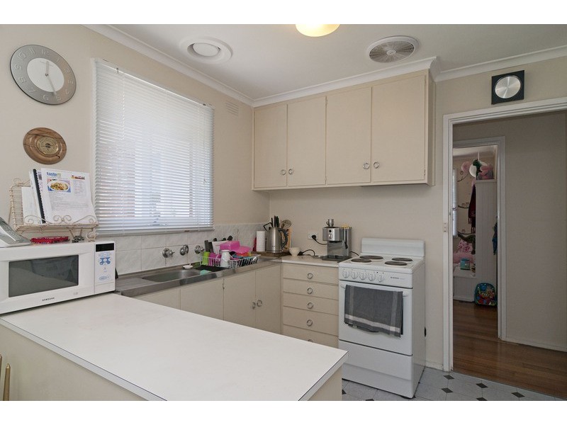 8 Pembroke Road, Mooroolbark VIC 3138