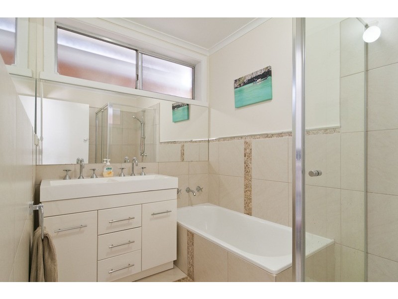 1/22 Broughton Avenue, Croydon VIC 3136