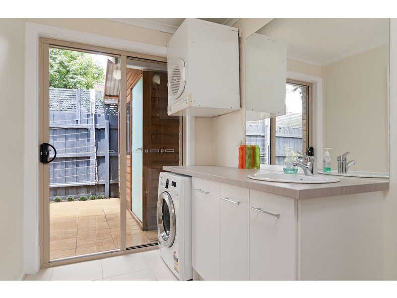 1/22 Broughton Avenue, Croydon VIC 3136
