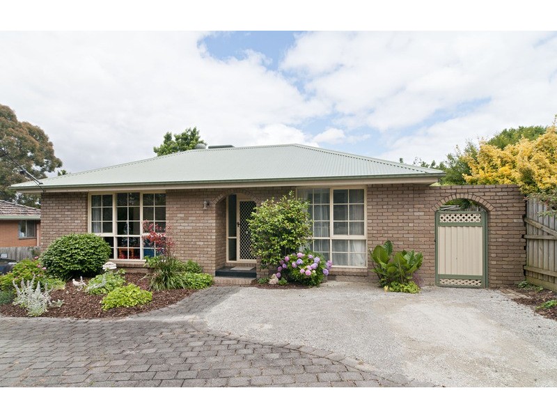 43 Meadowlark Lane, Mooroolbark VIC 3138