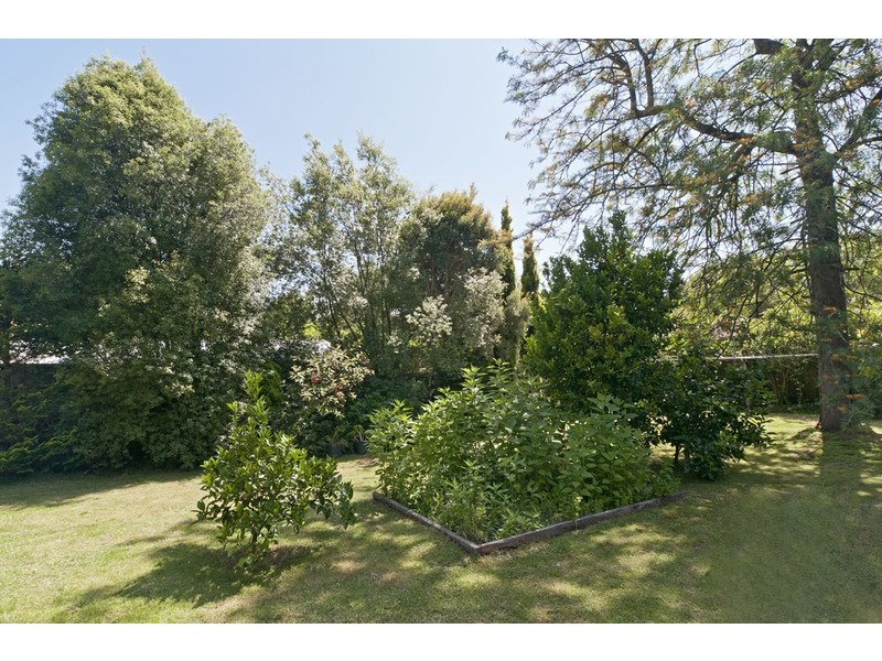 14 Zina Grove, Mooroolbark VIC 3138