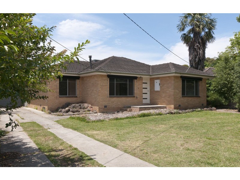 18 Blackburn Road, Mooroolbark VIC 3138