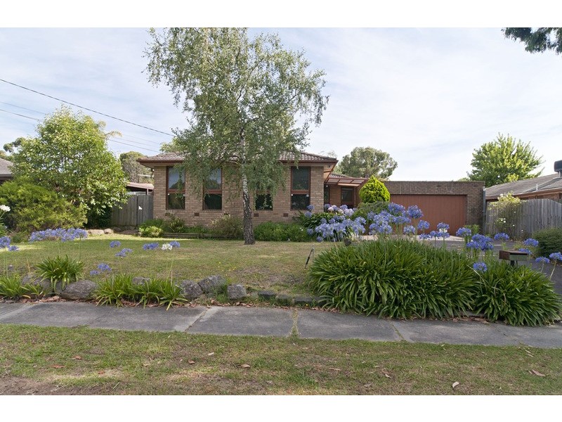 6 Landstrom Crescent, Kilsyth VIC 3137
