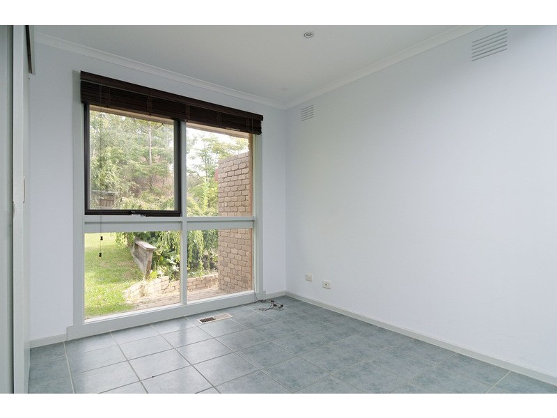 6 Landstrom Crescent, Kilsyth VIC 3137