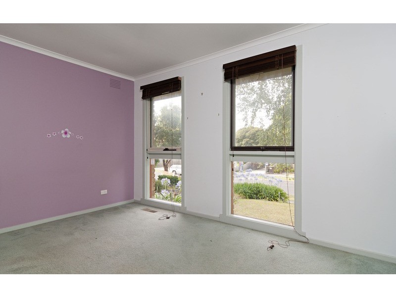6 Landstrom Crescent, Kilsyth VIC 3137