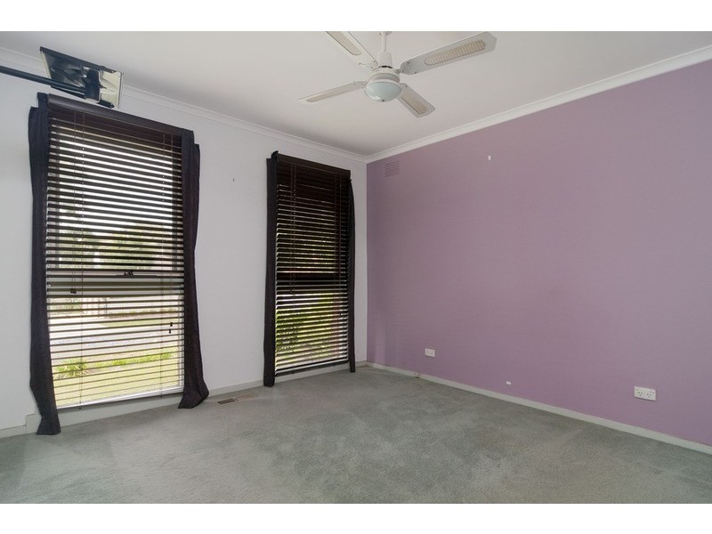 6 Landstrom Crescent, Kilsyth VIC 3137