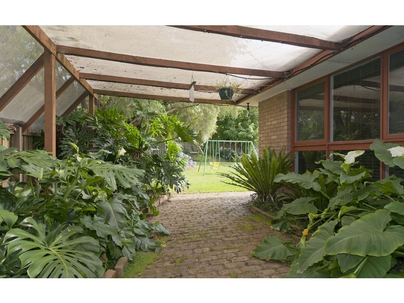 6 Landstrom Crescent, Kilsyth VIC 3137