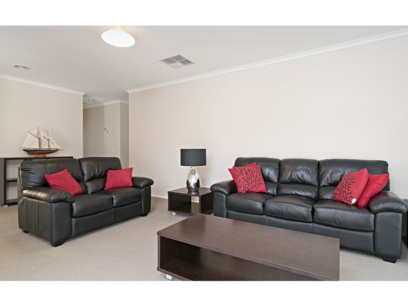 29a Summerhill Park Drive, Mooroolbark VIC 3138