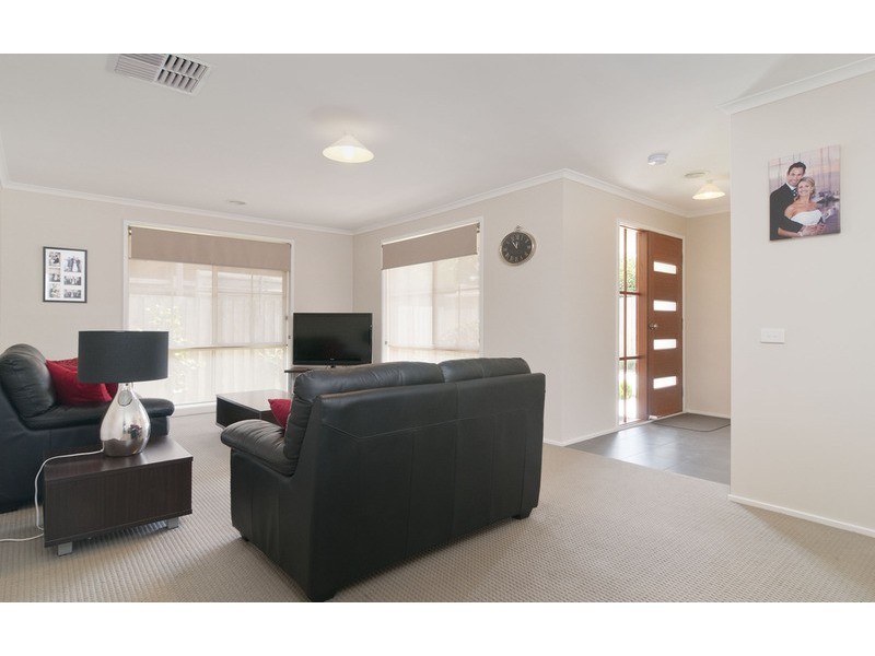 29a Summerhill Park Drive, Mooroolbark VIC 3138