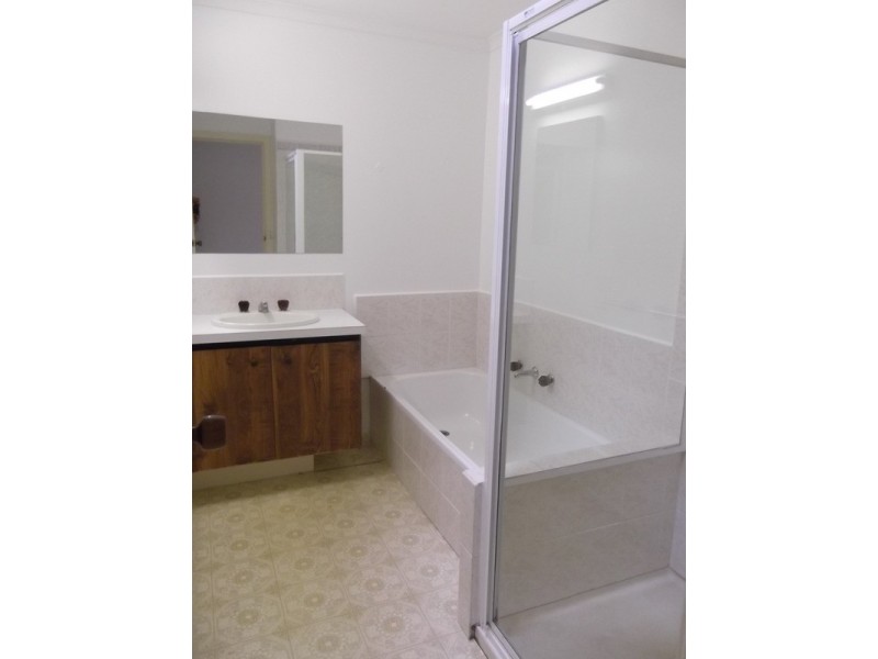 2/47  Newman Road, Mooroolbark VIC 3138