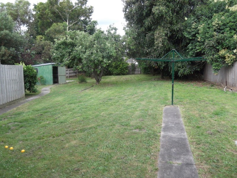 6 Dennis  Court, Mooroolbark VIC 3138