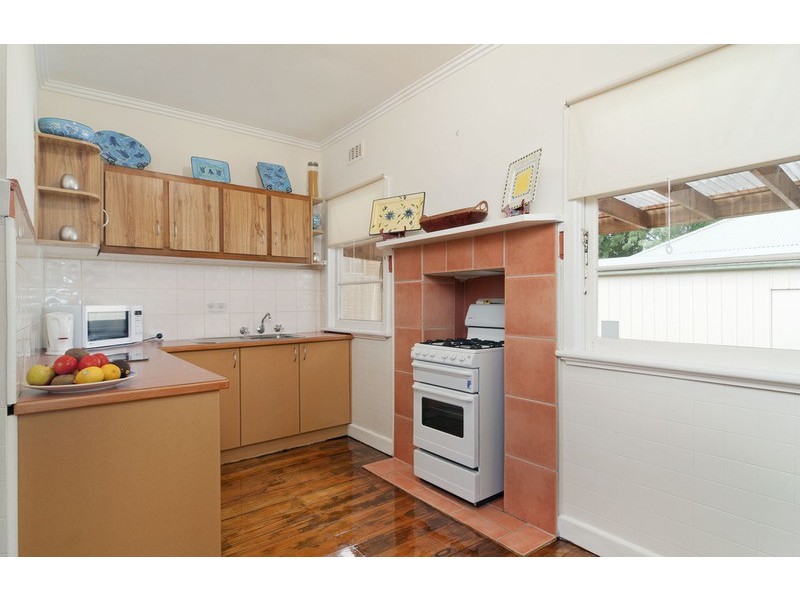 10 Charles Street, Mooroolbark VIC 3138