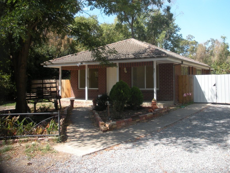 2/56 Pembroke  Road, Mooroolbark VIC 3138