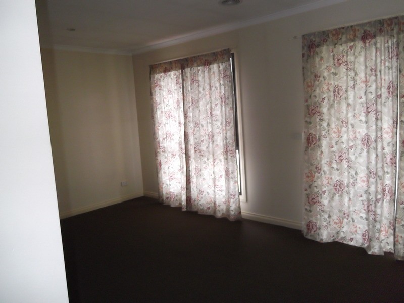 2/26 Ervin Road, Kilsyth VIC 3137