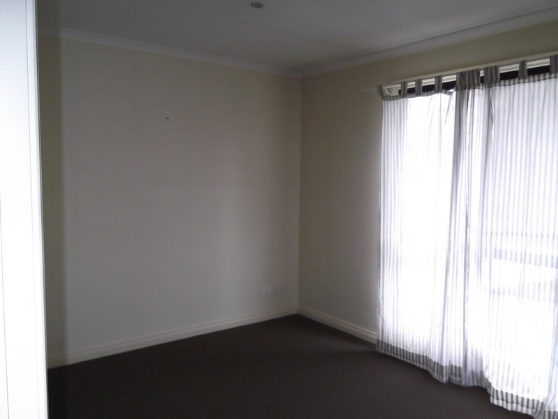 2/26 Ervin Road, Kilsyth VIC 3137