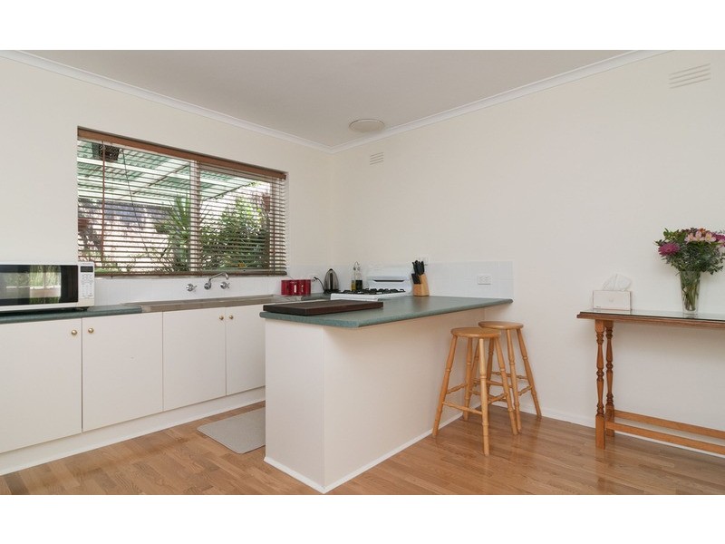 2/62 Surrey Road East, Croydon VIC 3136