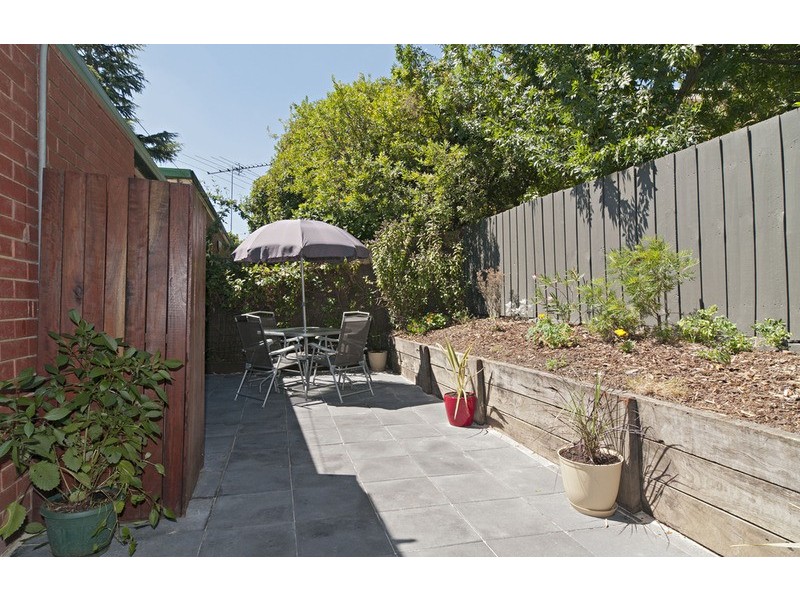 2/62 Surrey Road East, Croydon VIC 3136