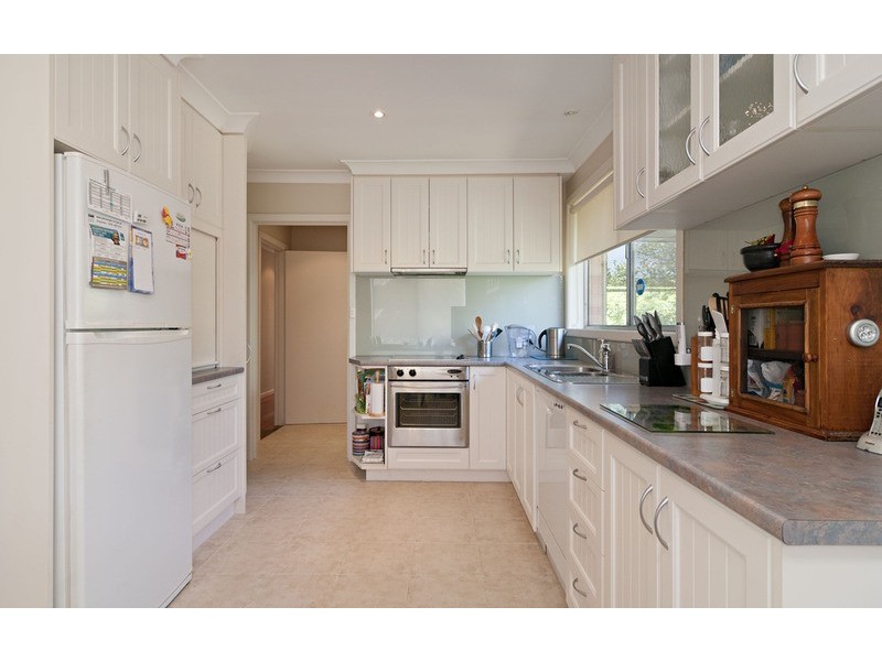 59 Longfellow Avenue, Mooroolbark VIC 3138