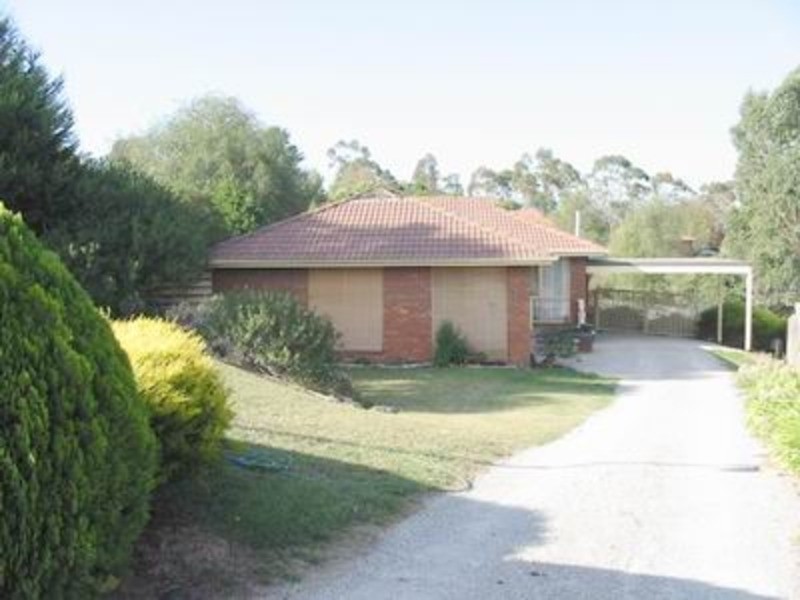 15 Oakbank  Court, Mooroolbark VIC 3138