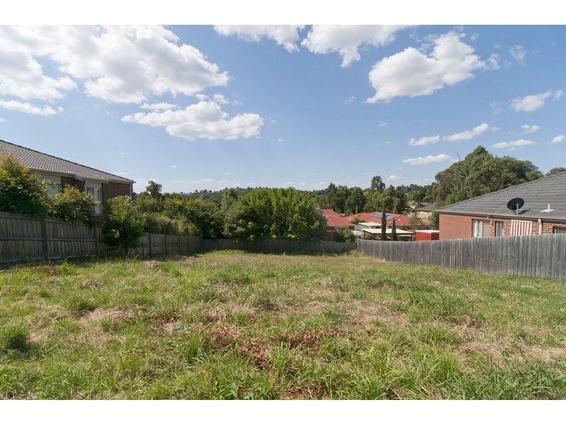 4 St James Park Rise, Mooroolbark VIC 3138