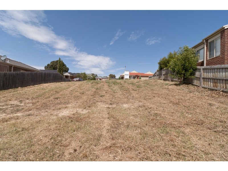 4 St James Park Rise, Mooroolbark VIC 3138
