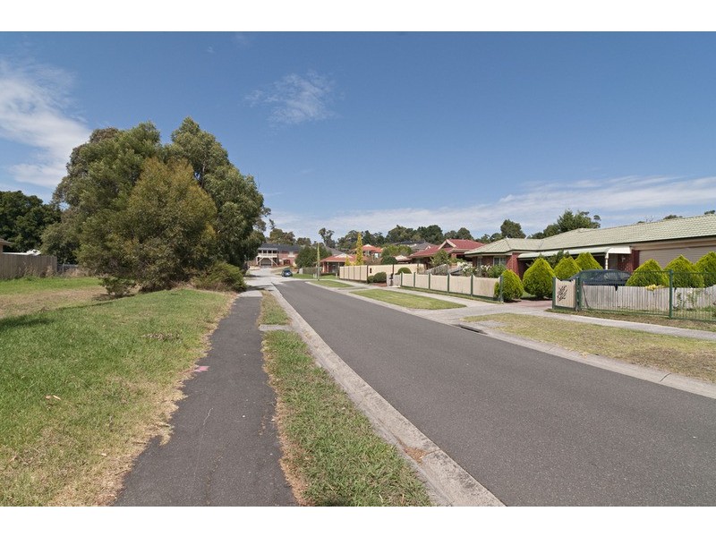 4 St James Park Rise, Mooroolbark VIC 3138