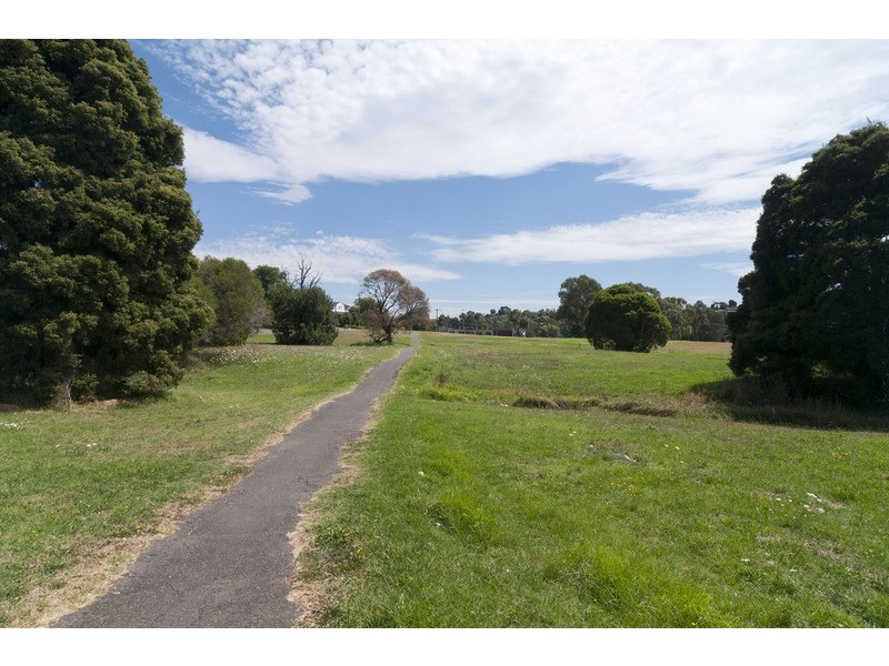 4 St James Park Rise, Mooroolbark VIC 3138