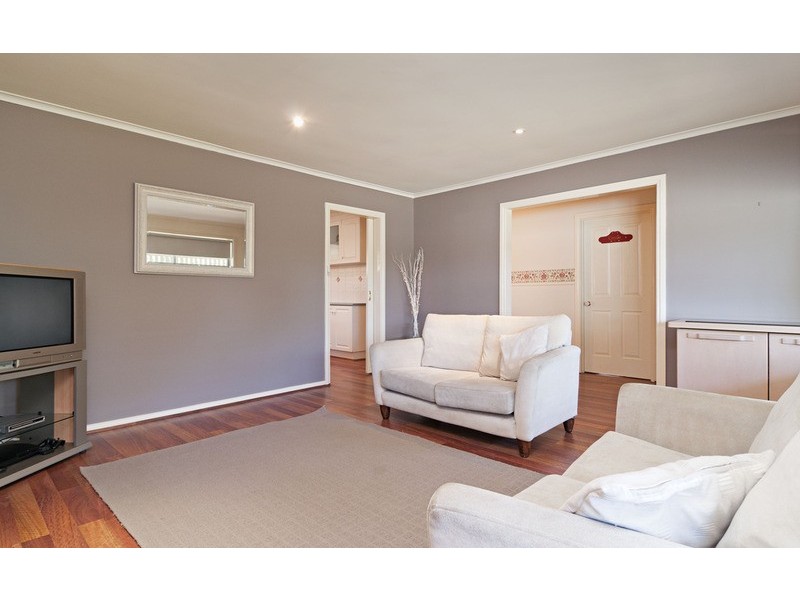52 Longfellow Avenue, Mooroolbark VIC 3138